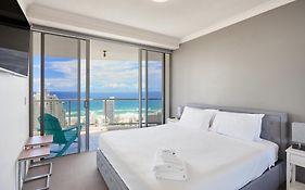 Oceanview 3 Bedroom Apartment In Surfers Paradise - Serain Residences